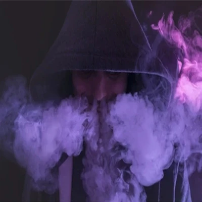Vannak-e árnyoldalai az elégetett e-cigaretta elszívásának?